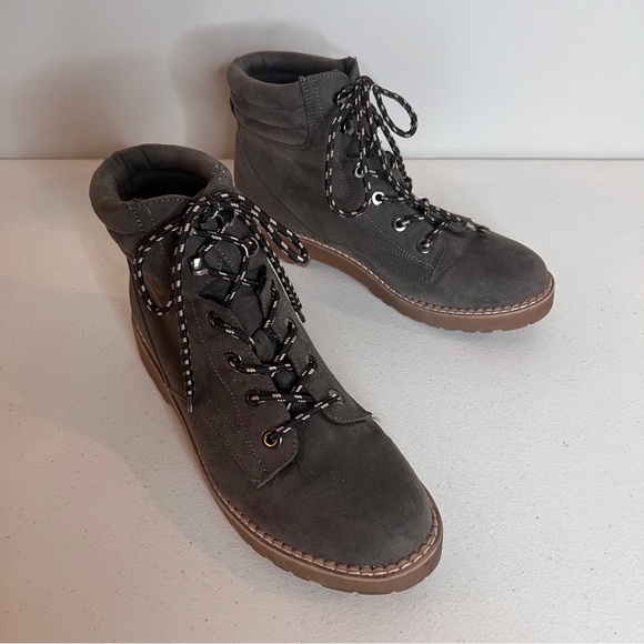 Austin Trading Co. Gray Faux Suede Ankle Boots Lace Up Rubber Sole Women Size 9M - Picture 3 of 13